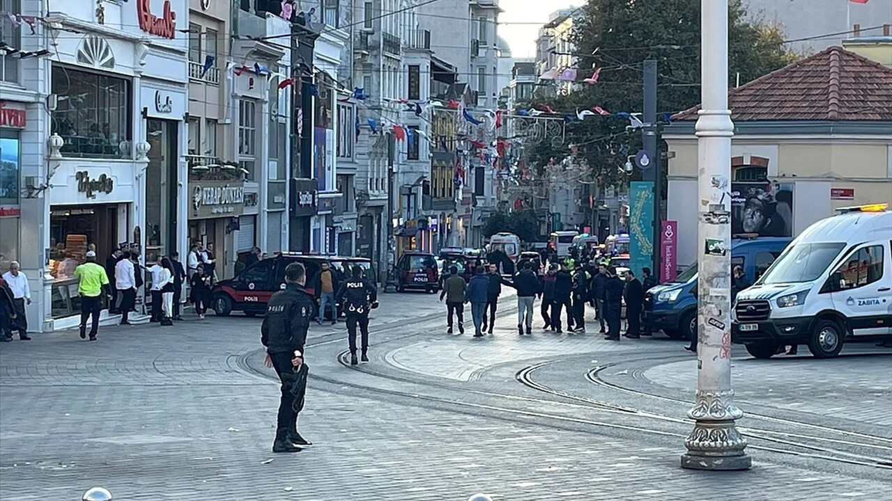 İstiklal Caddesi’nde İranlı şahıs intihar girişiminde bulundu