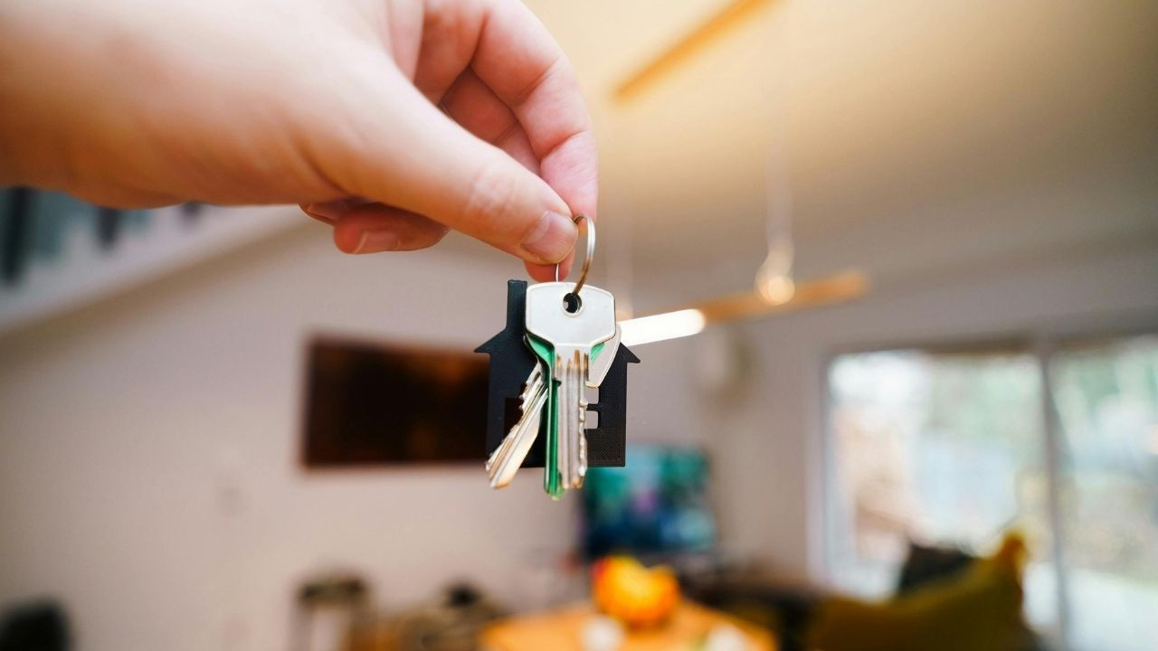 Emekliye kiralık ev yok! Vicdanları sızlatan ilanın gerekçesi şoke etti Emekliye kiralık ev yok! Vicdanları sızlatan ilanın gerekçesi şoke etti